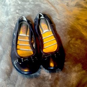 Me too brand ballet slippers like new barely worn very cute will not last